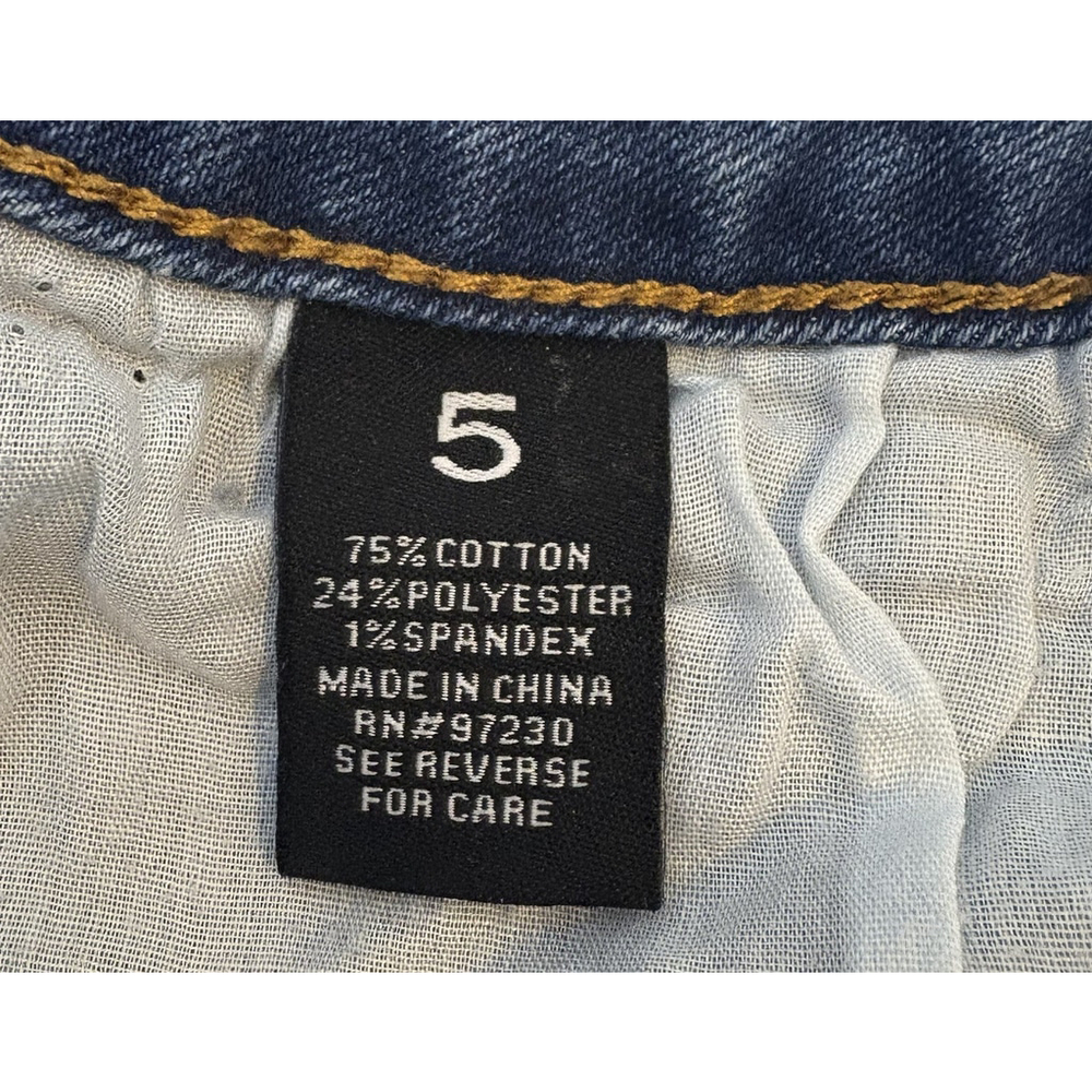 Almost Famous Teen Women’s Denim Shorts Size 5 Mid Rise Cuffed Blue Jean Beach - Picture 5 of 11
